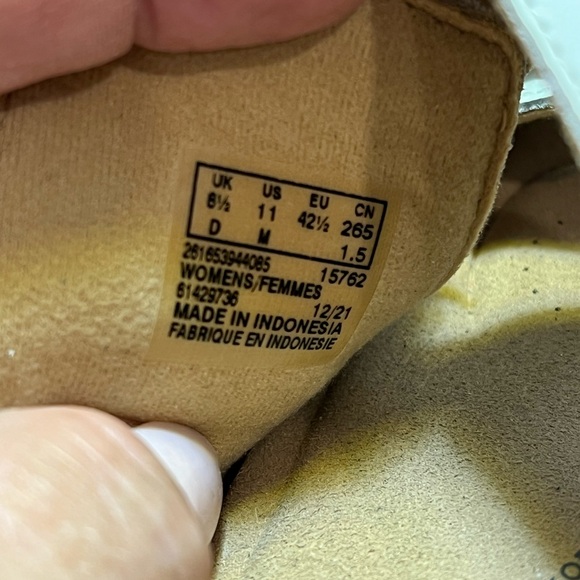 Clarks Women's Sandals with Double Straps - Picture 8 of 8